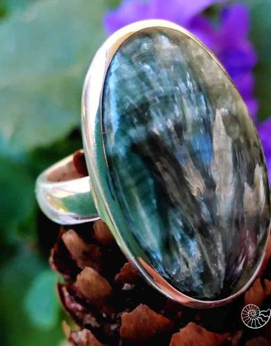 Серебрянное кольцо c серафинитом, размер 18